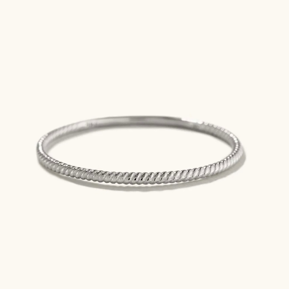 Mejuri Twist Ring 14k White Gold (Size 4)
